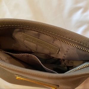 MARC BY MARC JACOBS ✨ Crossbody Handbag Purse